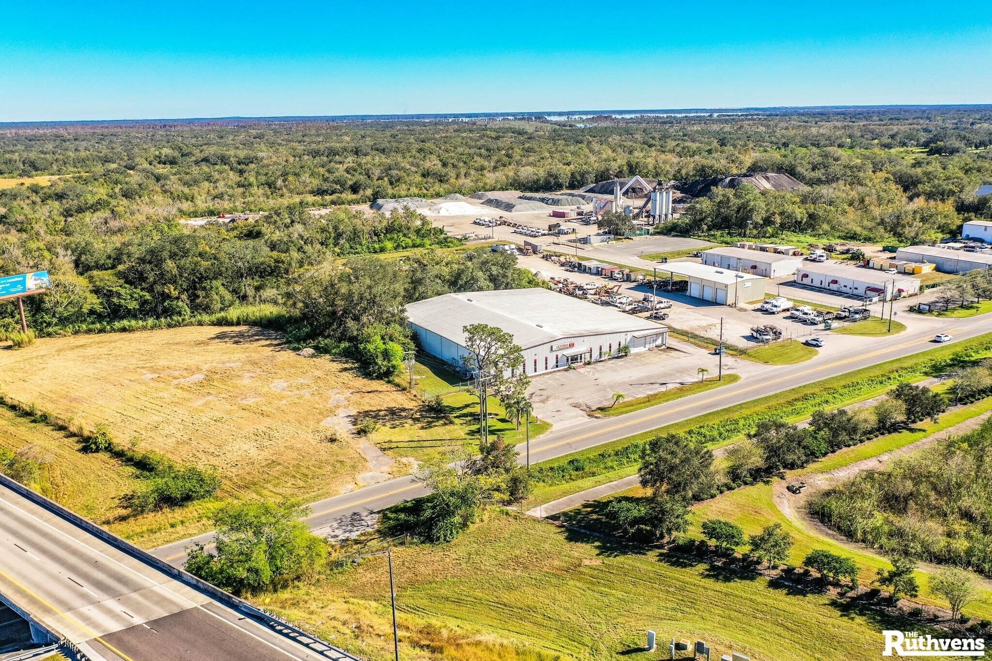 Lakeland Medium Bay — view 3