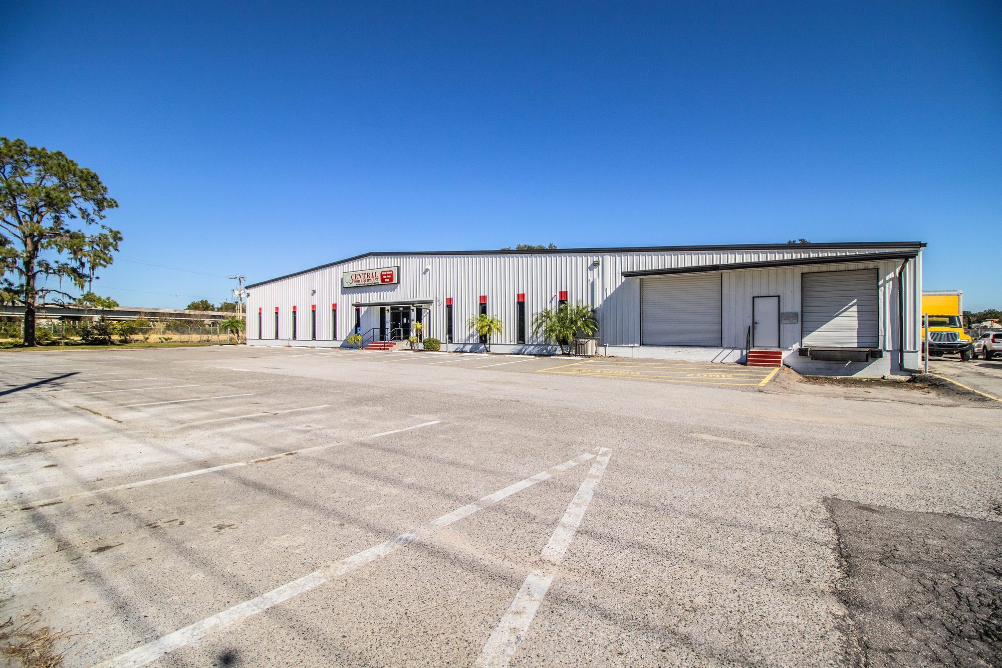 Lakeland Medium Bay — view 5